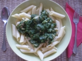 Penne s špenátom a s  kuskami kuracieho masa  / dietne